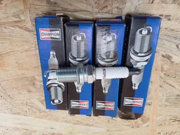 Chrysler 300C(2005-2010) Gyújtógyertya 