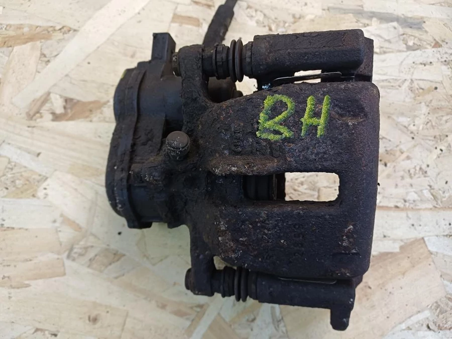 Audi A4 B8 (2008-2015) Bal Hátsó Féknyereg Munkahengerrel