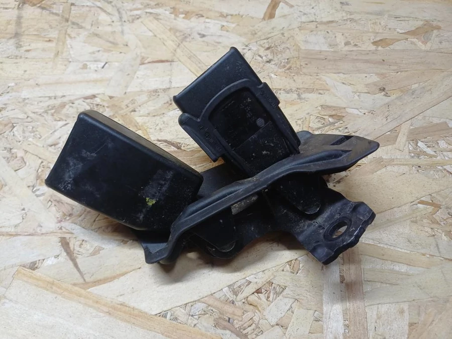 Audi A4 B8 (2008-2015) Hátsó Biztonsági Öv Csat 