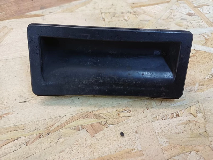 Audi A4 B8 (2008-2015) Csomagtérajtó Nyító Kapcsoló 