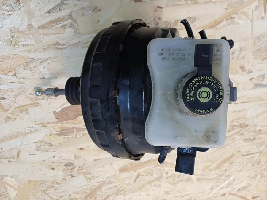 Audi A4 B8 (2008-2015) Fékrásegítő 