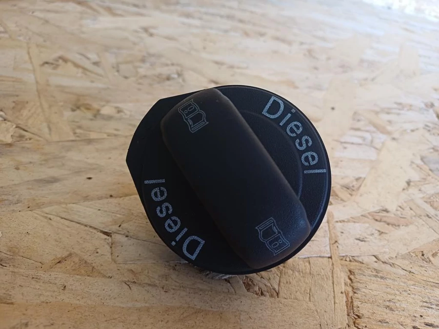 Audi A4 B8 (2008-2015)  Diesel Tanksapka 