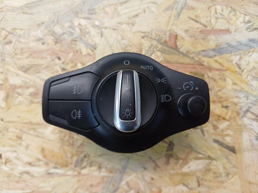 Audi A4 B8 (2008-2015) Világítás Kapcsoló 