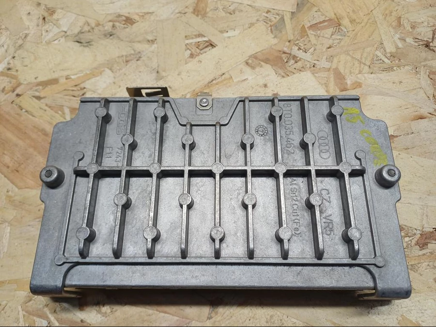 Audi A5 (2007-2017)  Multimédia Vezérlő 