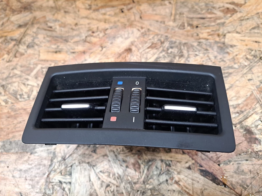 BMW 3 E90/91 (2007-2013)  Hátsó Szellőző