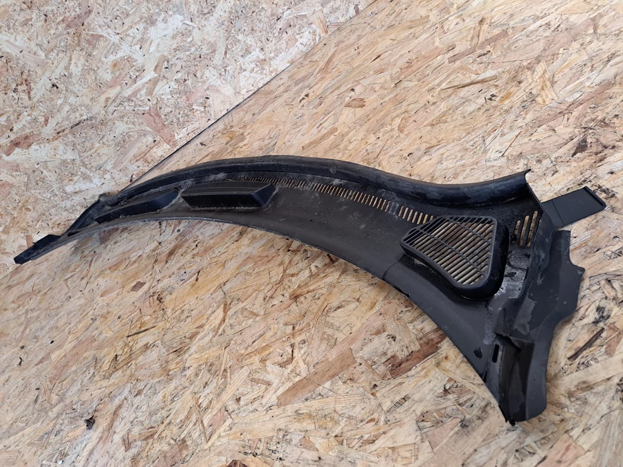 Ford Fiesta MK6 (2008-2017)  Levélrács