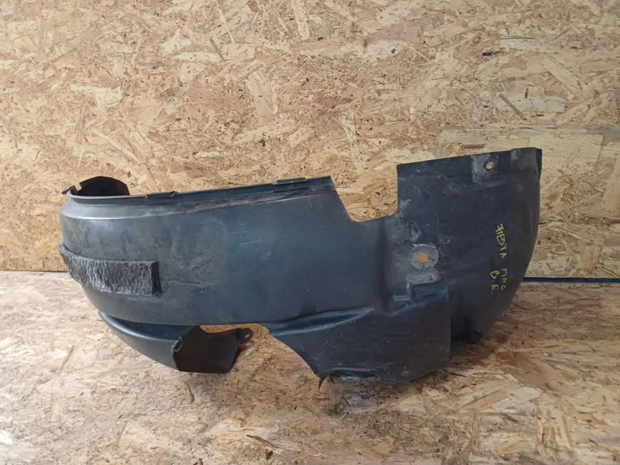 Ford Fiesta MK6 (2008-2017)  Bal Első  Dobbetét Kerékjárati Műanyag 