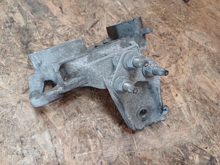 Ford Fiesta MK6 (2008-2017)  1.4Tdci Diesel Motortartó Bak