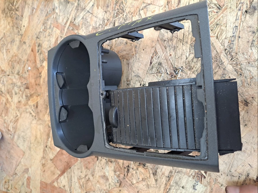 Ford Focus C Max (2003-2010) Pohártartó