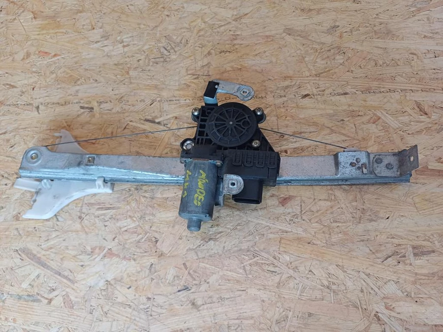 Ford Mondeo MK3 Kombi (2002-2007) Bal Hátsó Ajtó Ablakemelő Szerkezet Motorral