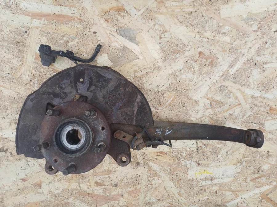 Mazda 6 GG (2002-2008) 2.0 Diesel Jobb Első Csonkállvány Kerékaggyal 