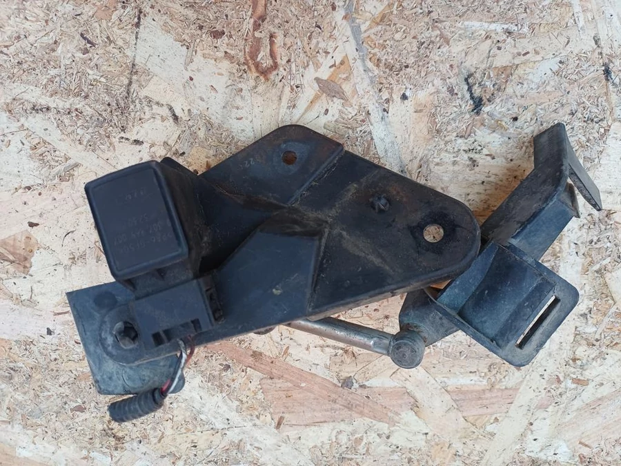 Mazda 6 GG (2002-2008) Első Xenon Szintező Elektronika 