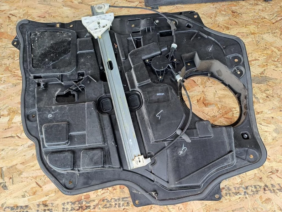 Mazda5 (2005-2010) Jobb Első Ajtó Ablakemelő Szerkezet Motorral 