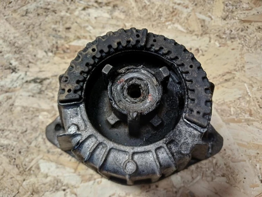 Mercedes E Class W212 (2009-2016) 2.2 Cdi Diesel Bal Motortartó Bak 