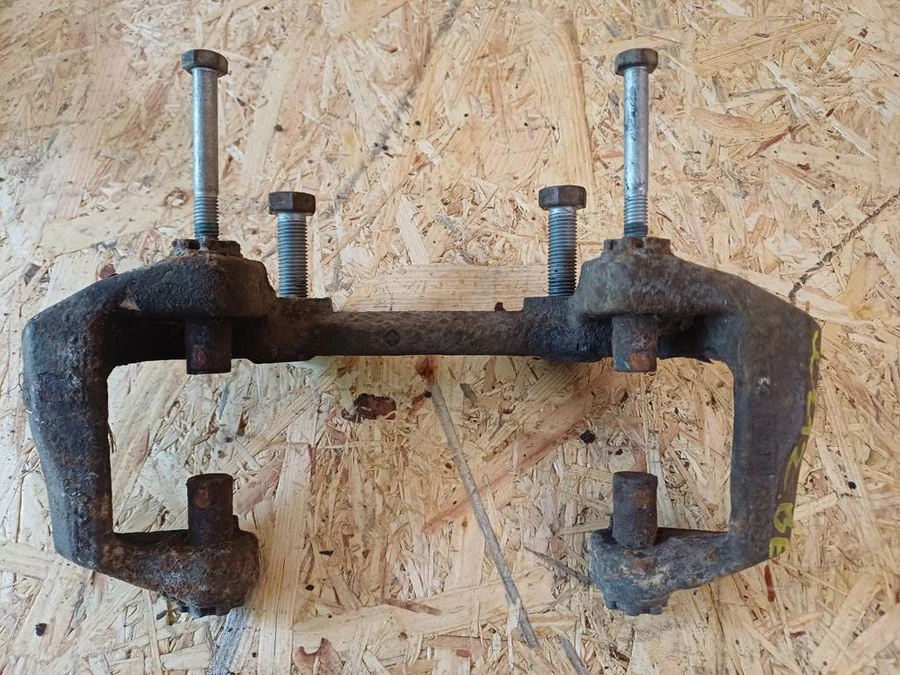 Mercedes E Class W212 (2009-2016) 2.2 Cdi Diesel Bal Első Féknyereg Tartó 