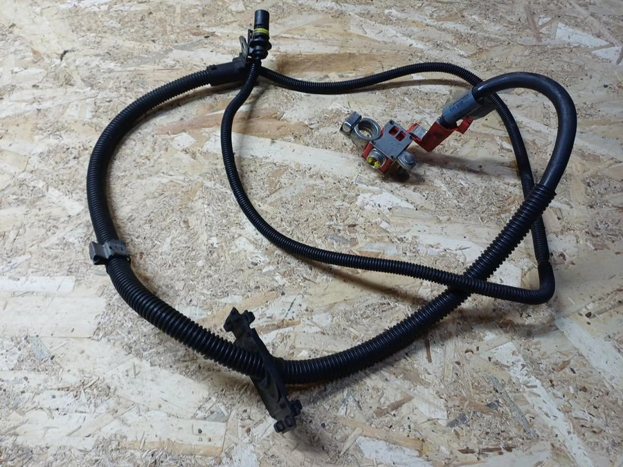 Mercedes E Class W212 (2009-2016) 2.2 Cdi Diesel Pozitív Akkumulátor Sarú 