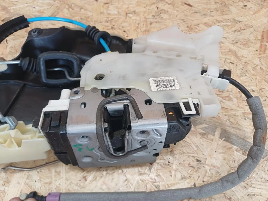 Mercedes E Class W212 (2009-2016) Bal Első Ajtó Központizár 