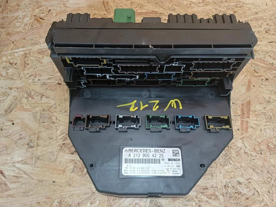 Mercedes E Class W212 (2009-2016) 2.2 Cdi Diesel Biztosíték Tábla 