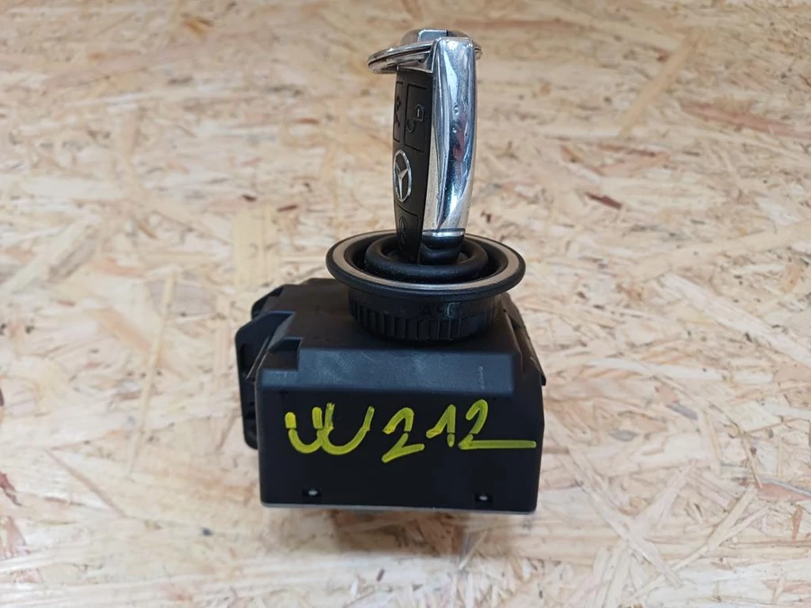 Mercedes E Class W212 (2009-2016) Gyújtáskapcsoló 