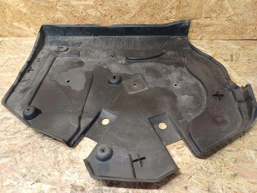 Mercedes E Class W212 (2009-2016) Hátsó Alsó AdBlue Tartály Burkolat 