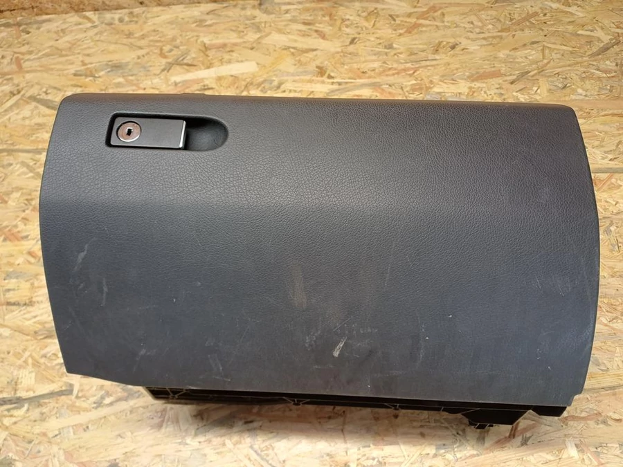 Mercedes E Class W212 (2009-2016) Kesztyűtartó 