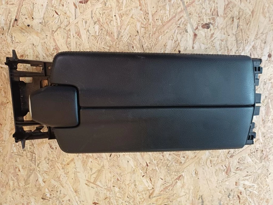 Mercedes E Class W212 (2009-2016) Bőr Könyöklő 