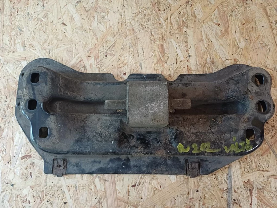 Mercedes E Class W212 (2009-2016) Váltótartó 