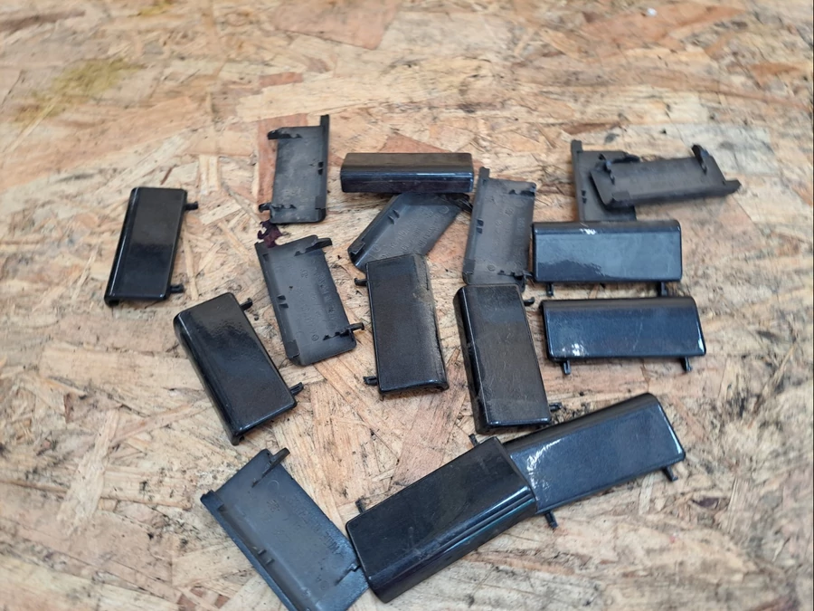 Mercedes Vaneo W414 (2001-2005)  Küszöb Csavartakaró 