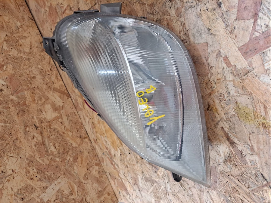 Mercedes Vaneo W414 (2001-2005)  Bal Fényszóró