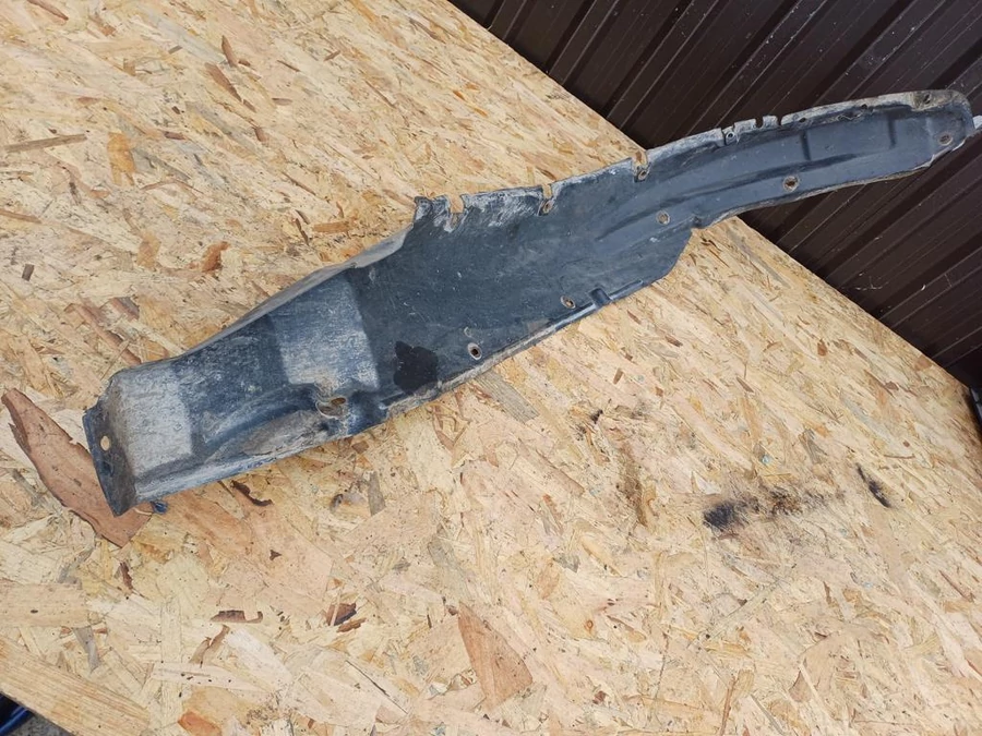 Mitsubishi Pajero (1996-2001) Bal Első Sárvédő Dobbetét 