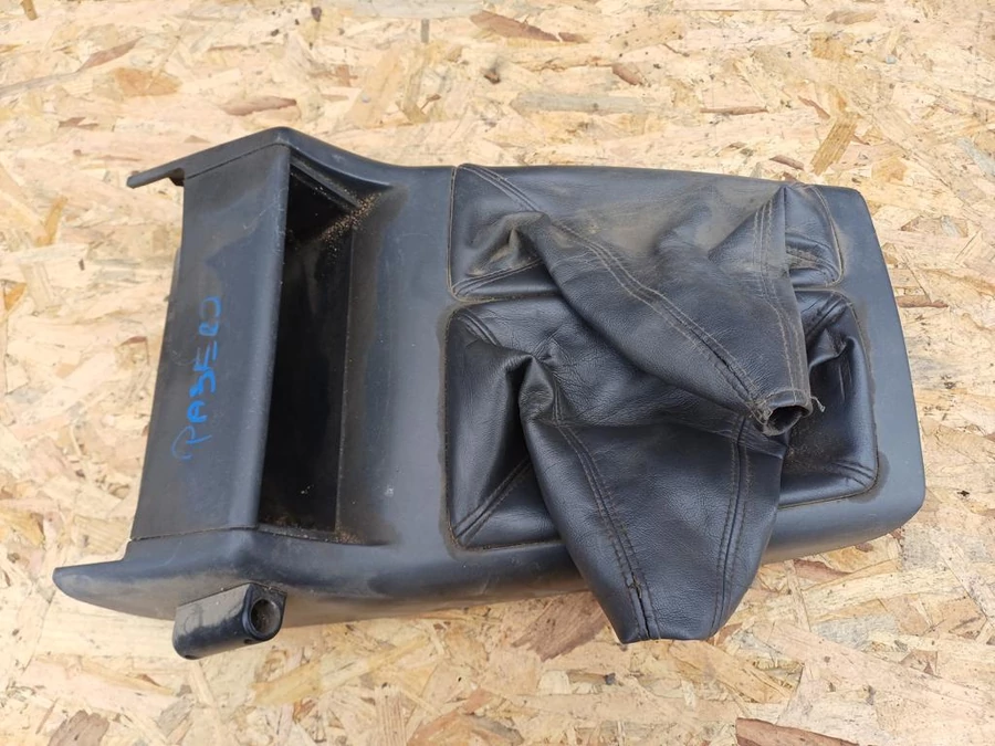 Mitsubishi Pajero (1996-2001) Váltószoknya 