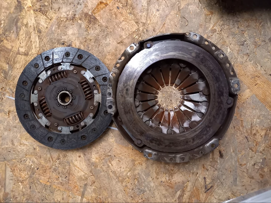 Mitsubishi Colt VI (2002-2010) 1.5 Benzines  Kuplung Tárcsa Szerkezettel