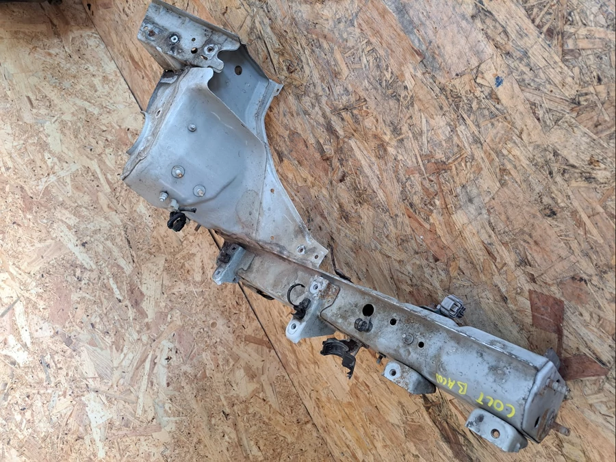 Mitsubishi Colt VI (2002-2010)  Bal Nyúlvány