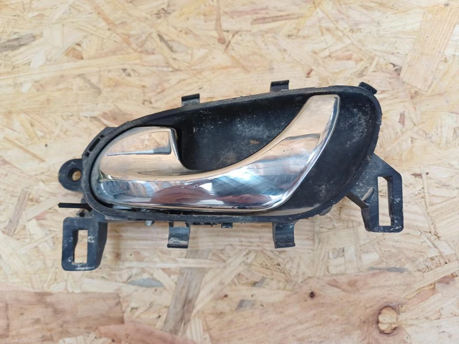 Nissan Qashqai J11 (2016-2020) Bal Első Ajtó Belső Kilincs 