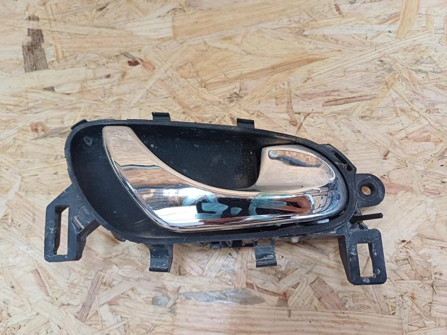 Nissan Qashqai J11 (2016-2020) Jobb Első Ajtó Belső Kilincs 