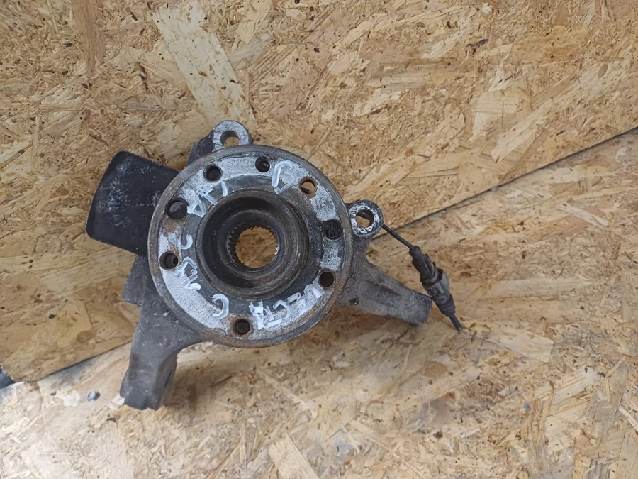 Opel Vectra C (2002-2009)  1.8 16V Benzines Bal Első Csonkállvány Kerékaggyal