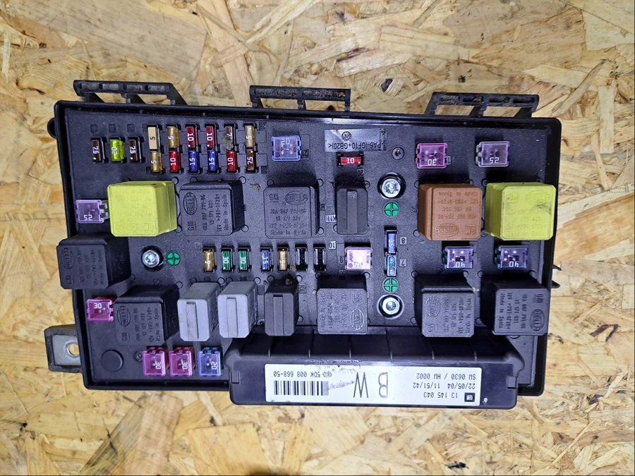 Opel Astra H (2004-2009) 1.7Cdti Diesel Biztosíték Tábla