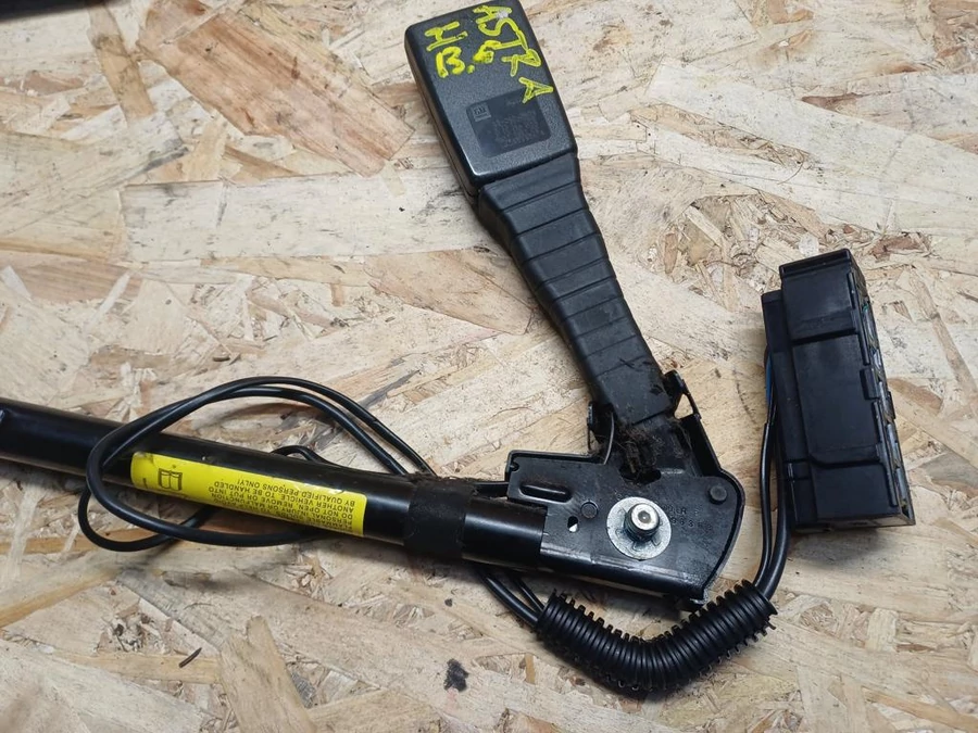 Opel Astra H (2004-2009) Bal Első Ülés Övfeszítő Patron 