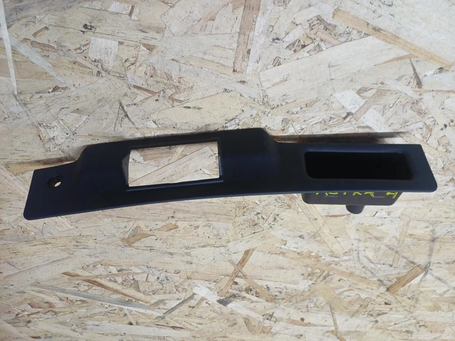 Opel Astra H (2004-2009) Csomagtérajtó Díszléc 