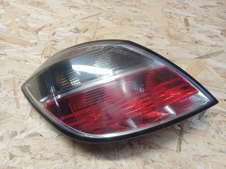 Opel Astra H (2004-2009) Bal Hátsó Lámpa