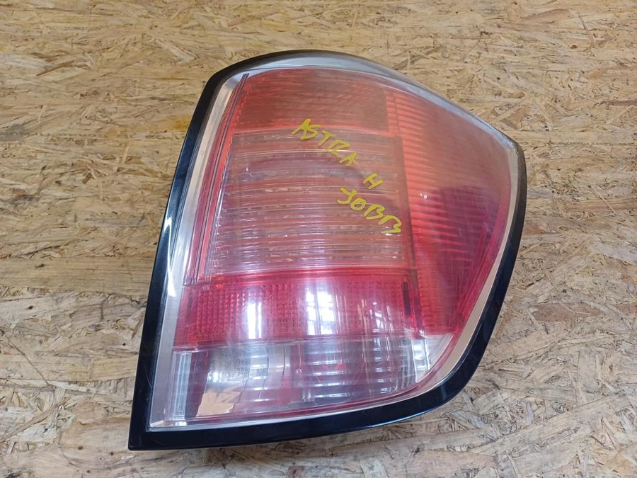 Opel Astra H Kombi  (2004-2009) Jobb Hátsó Lámpa 