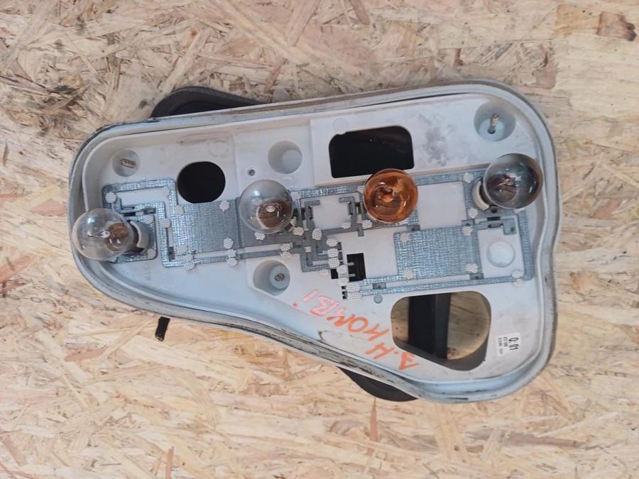 Opel Astra H Kombi (2004-2009) Jobb Hátsó Lámpa Foglalat 