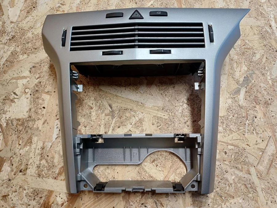 Opel Astra H (2004-2009) Középső Szellőző Rádió Keret