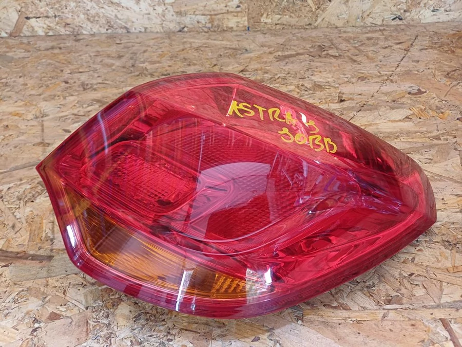 Opel Astra J (2009-2015) Jobb Hátsó Külső Lámpa 