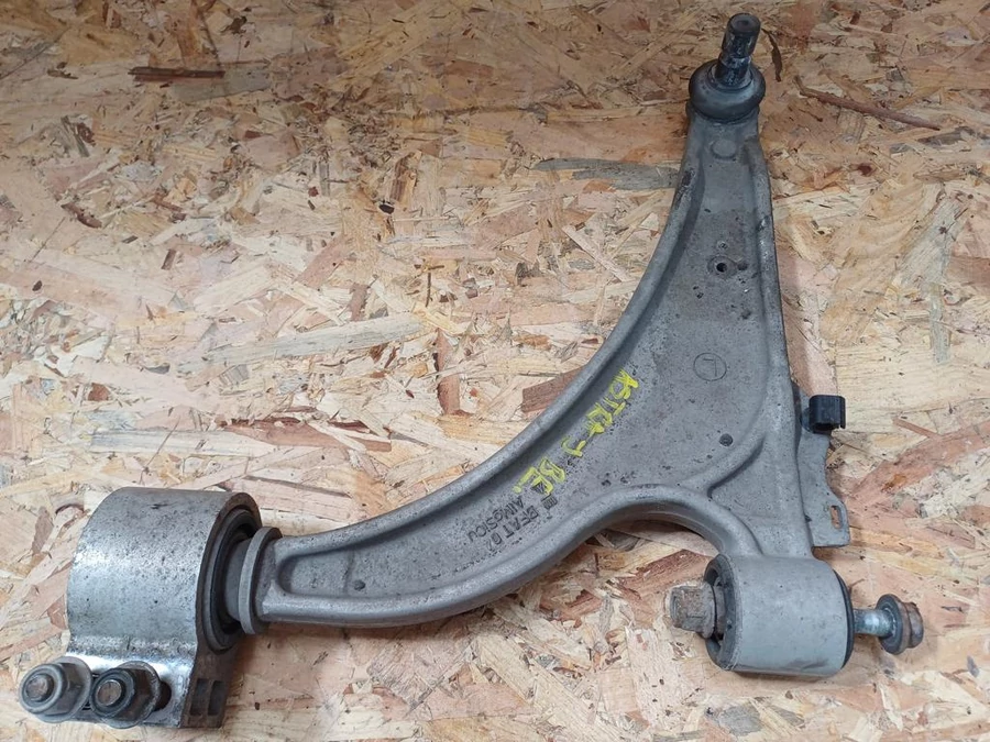 Opel Astra J (2009-2015) Bal Első Lengőkar 