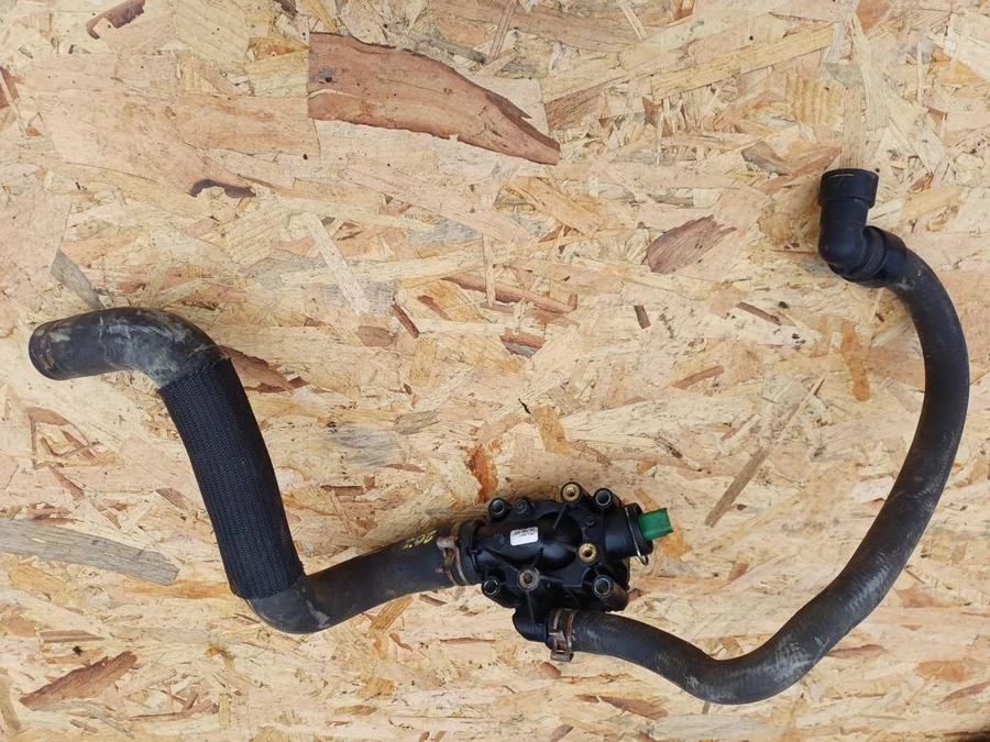 Peugeot 207 (2006-2014) 1.4 Benzines Termosztátház Vízcsővel