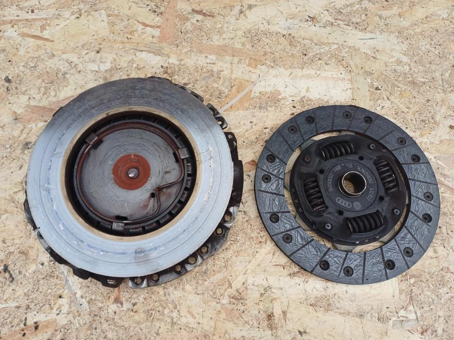 Seat Leon (1999-2006) 1.6 Benzines Kuplung Tárcsa Szerkezettel 