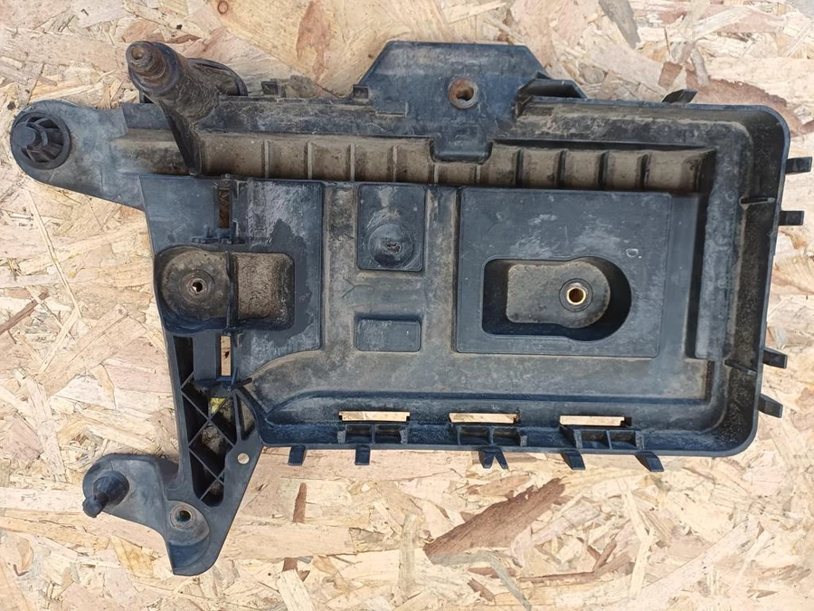 Skoda Octavia II (2006-2013)  Akkumulátor Tartó