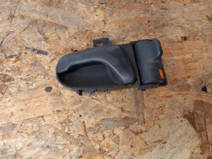 Suzuki Swift (1993-2003)  Bal Első Ajtó Belső Kilincs