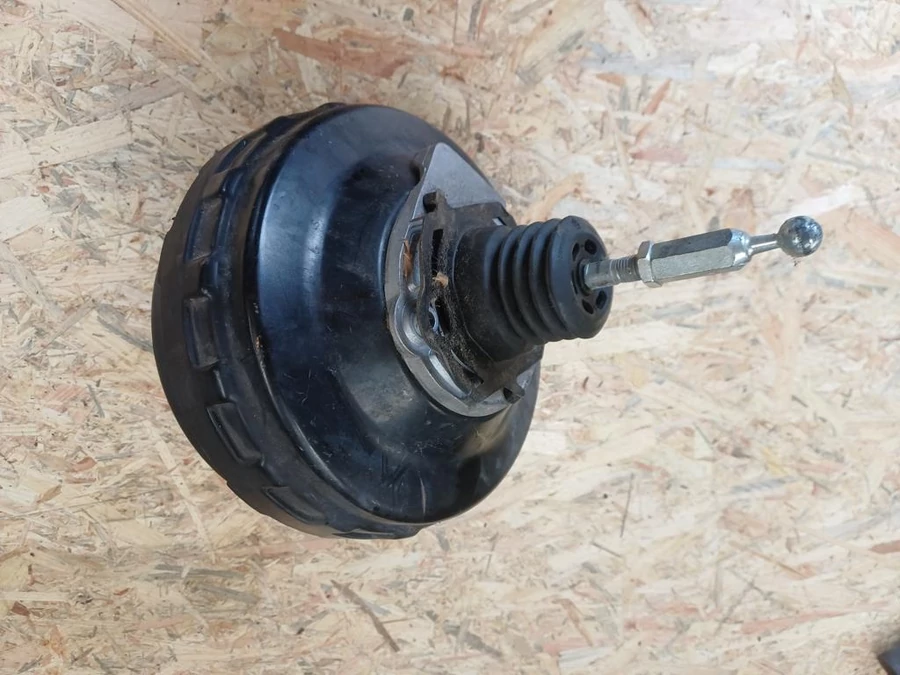 Audi A4 B7  (2004-2008) Fékrásegítő 